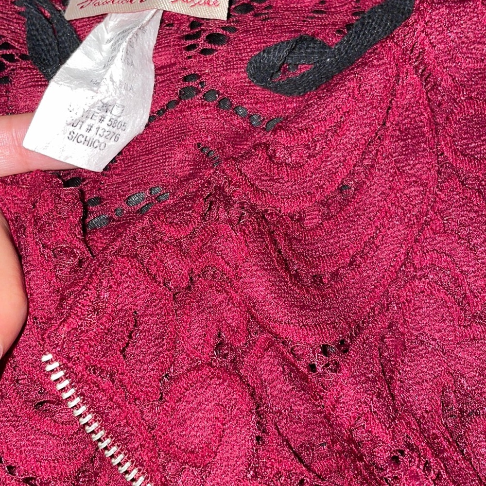 ℒ𝒶𝒸ℯ 𝒸ℴ𝓋ℯ𝓇 𝓊𝓅 𝒿𝒶𝒸𝓀ℯ𝓉 - Picture 2 of 2